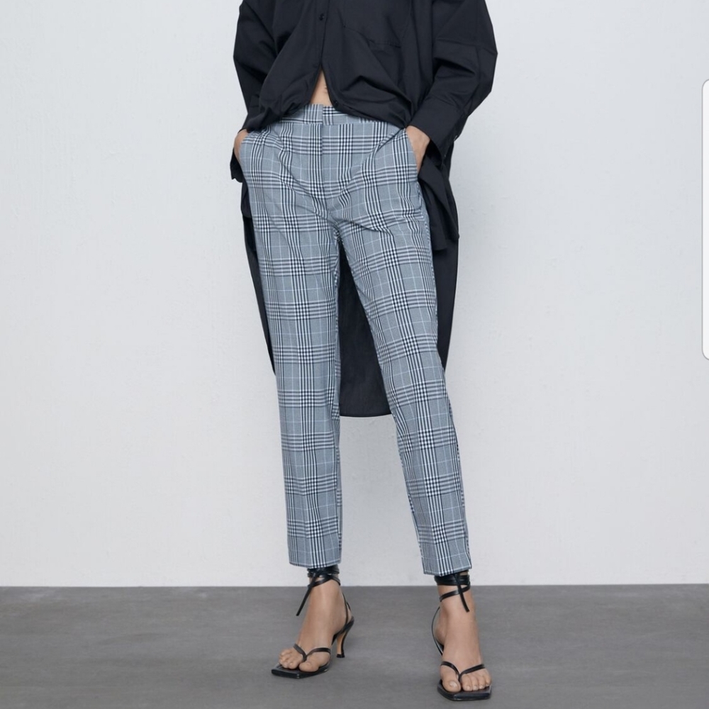 ZARA Jogger Waist Plaid Pant. Medium.
